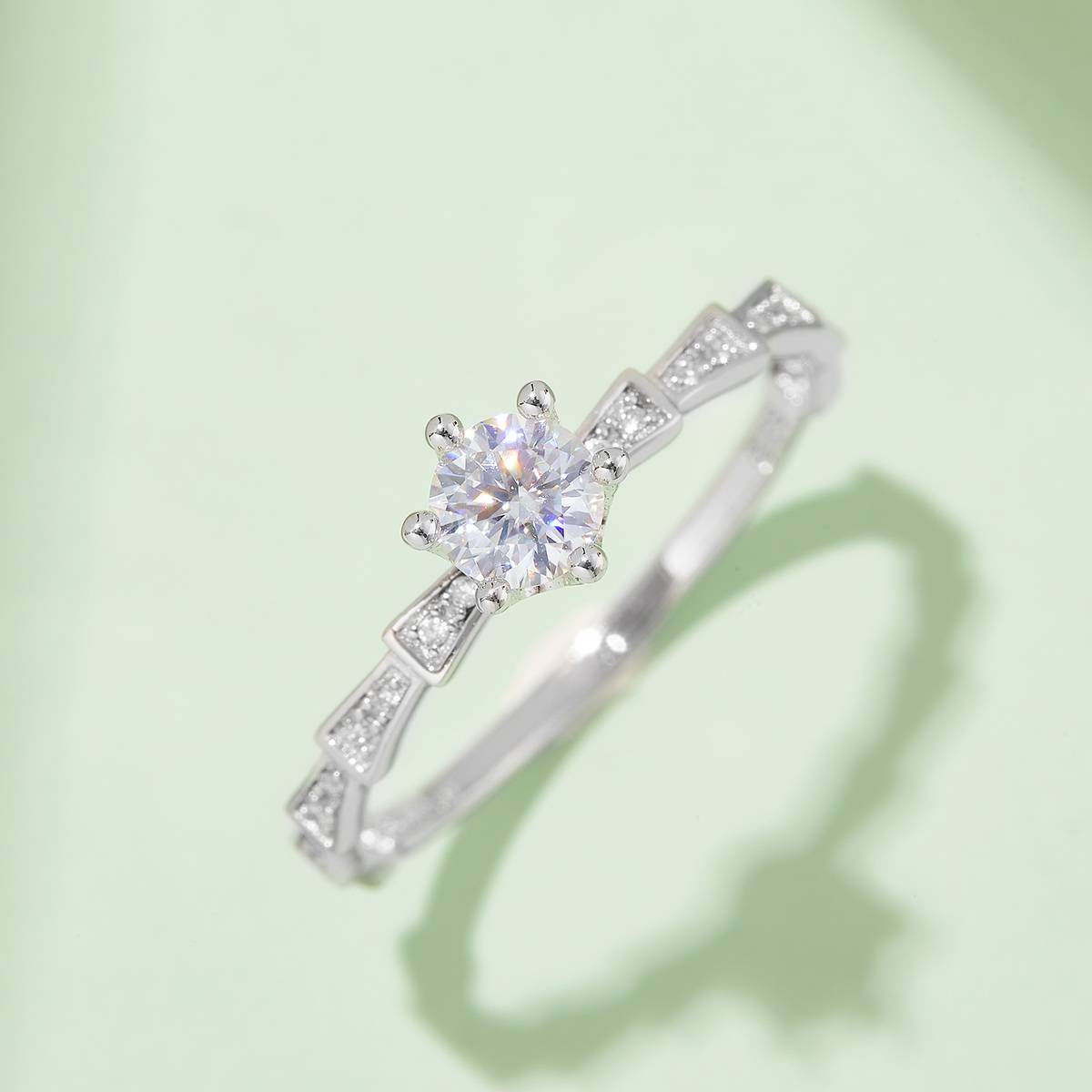 Micro inlaid mechanical snake S925 silver plated platinum Moissanite women's ring 50 points D-grade